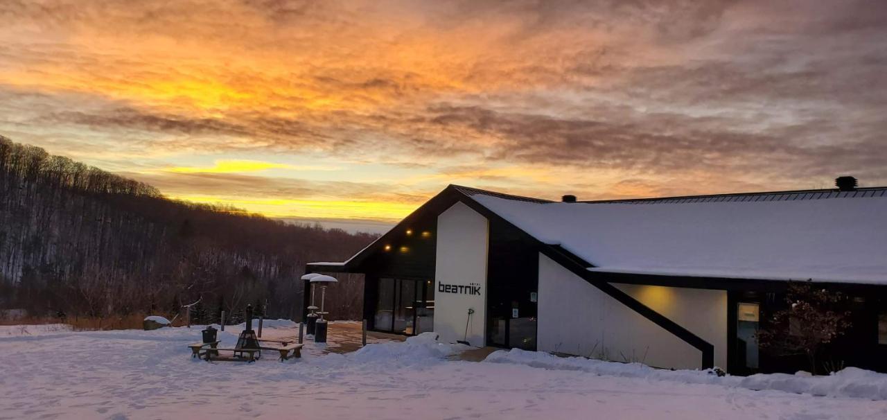 Beatnik Hotel Bromont Eksteriør bilde