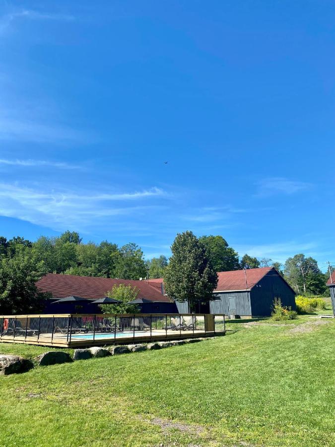 Beatnik Hotel Bromont Eksteriør bilde