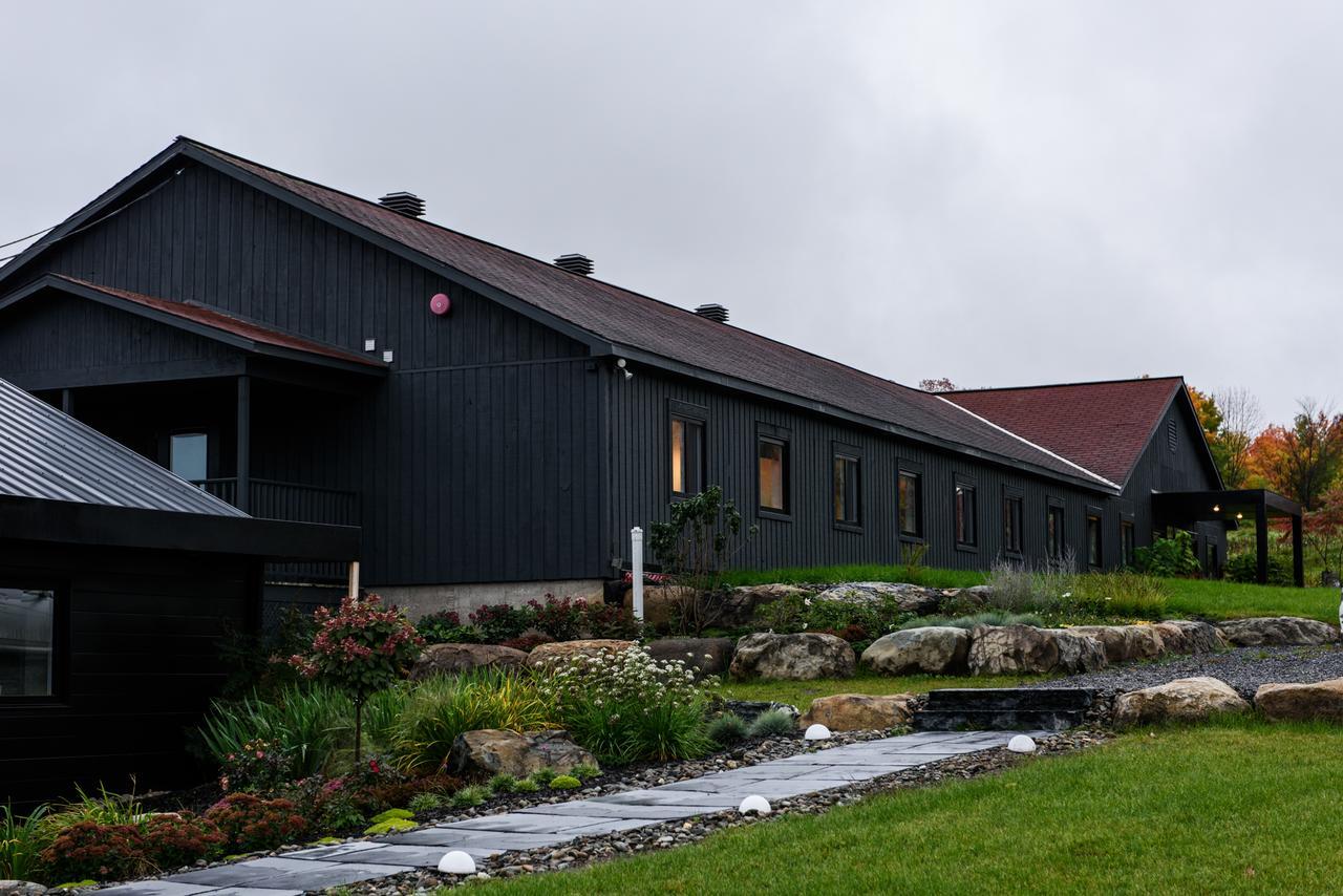 Beatnik Hotel Bromont Eksteriør bilde